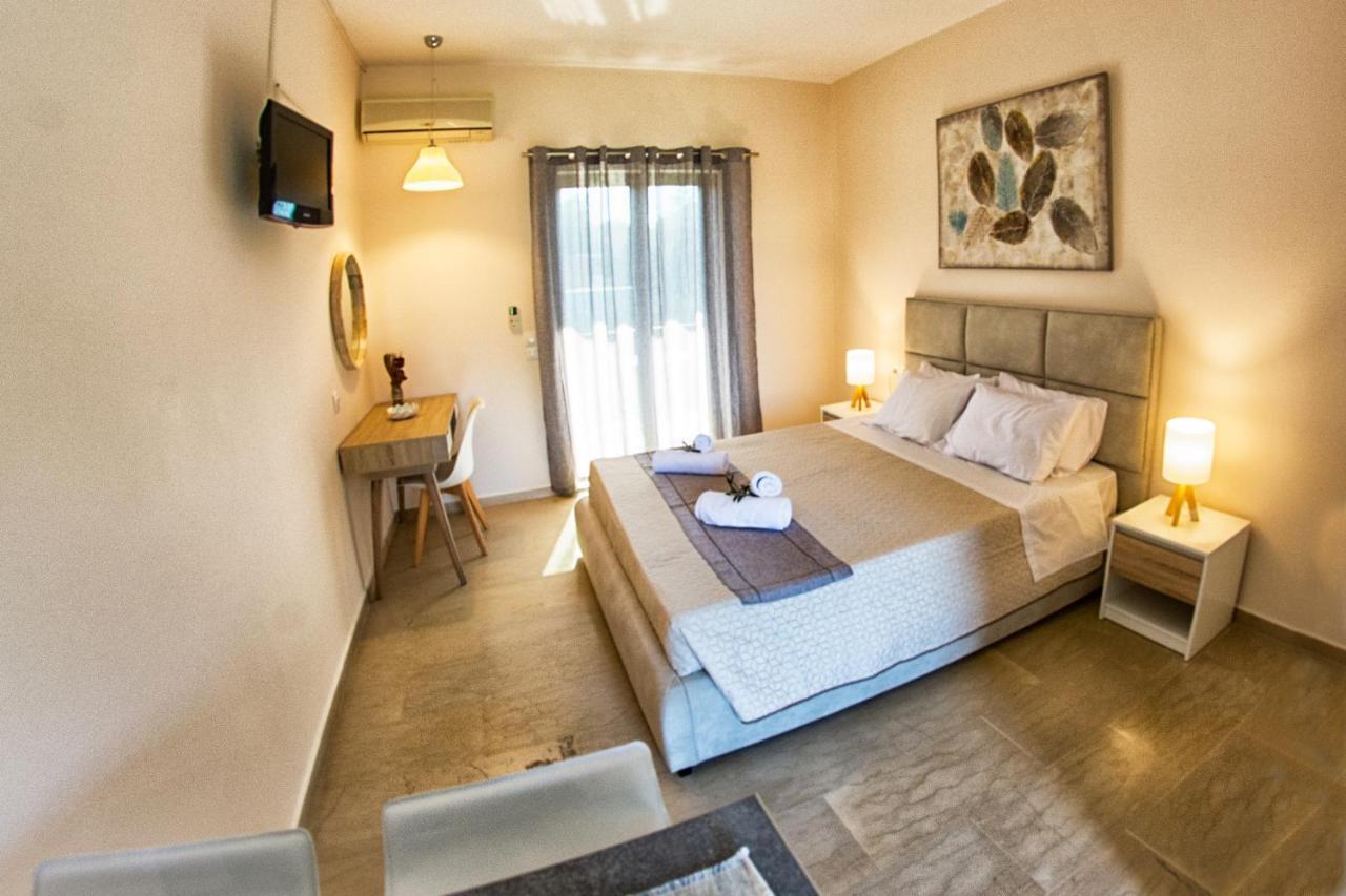 Costas Apartments Mesongi Bagian luar foto