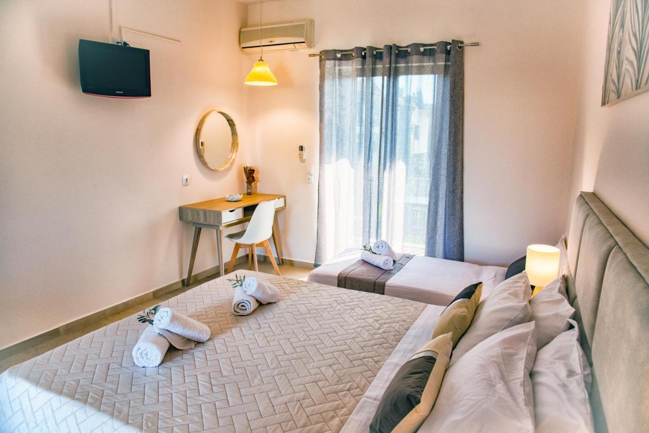 Costas Apartments Mesongi Bagian luar foto