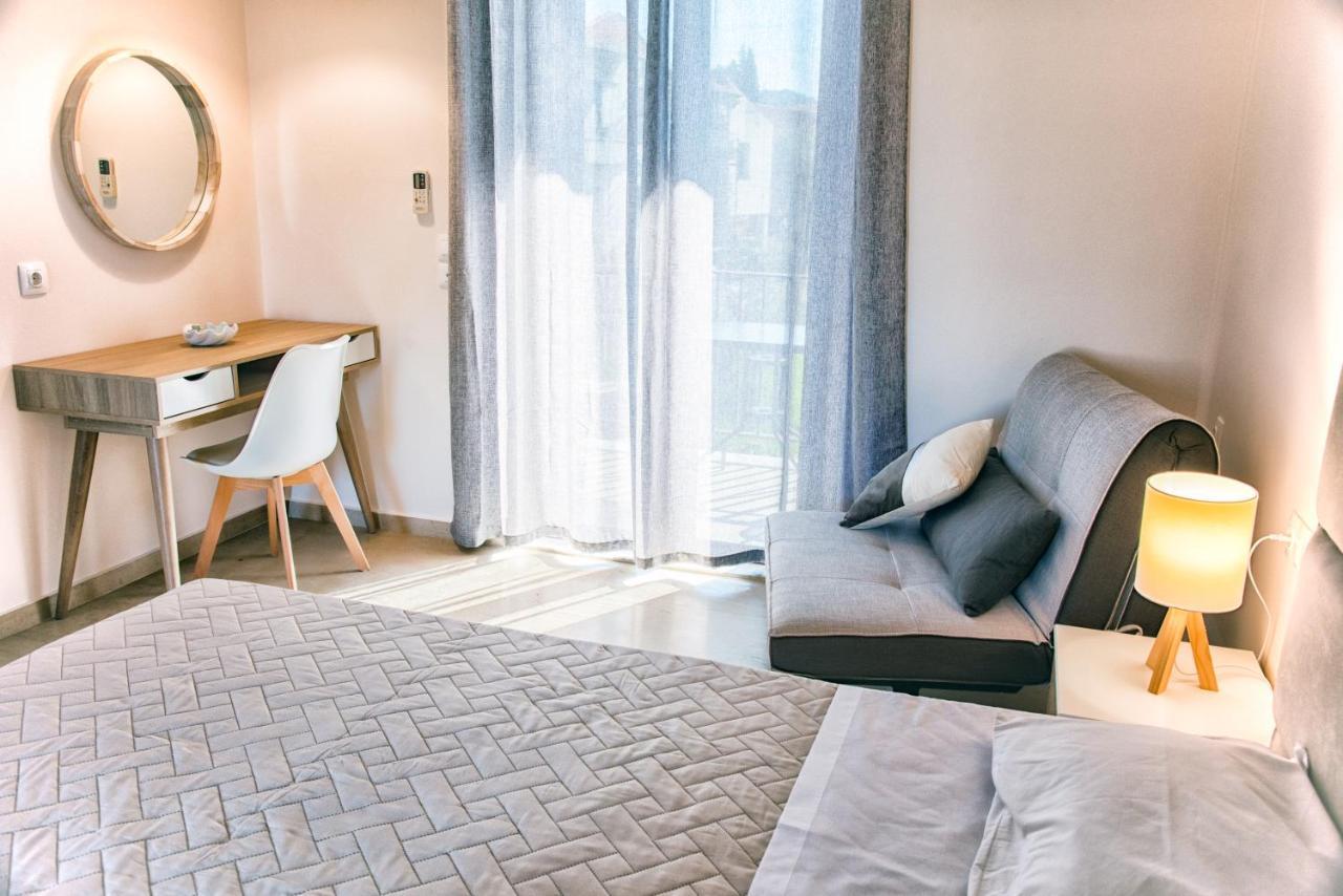 Costas Apartments Mesongi Bagian luar foto