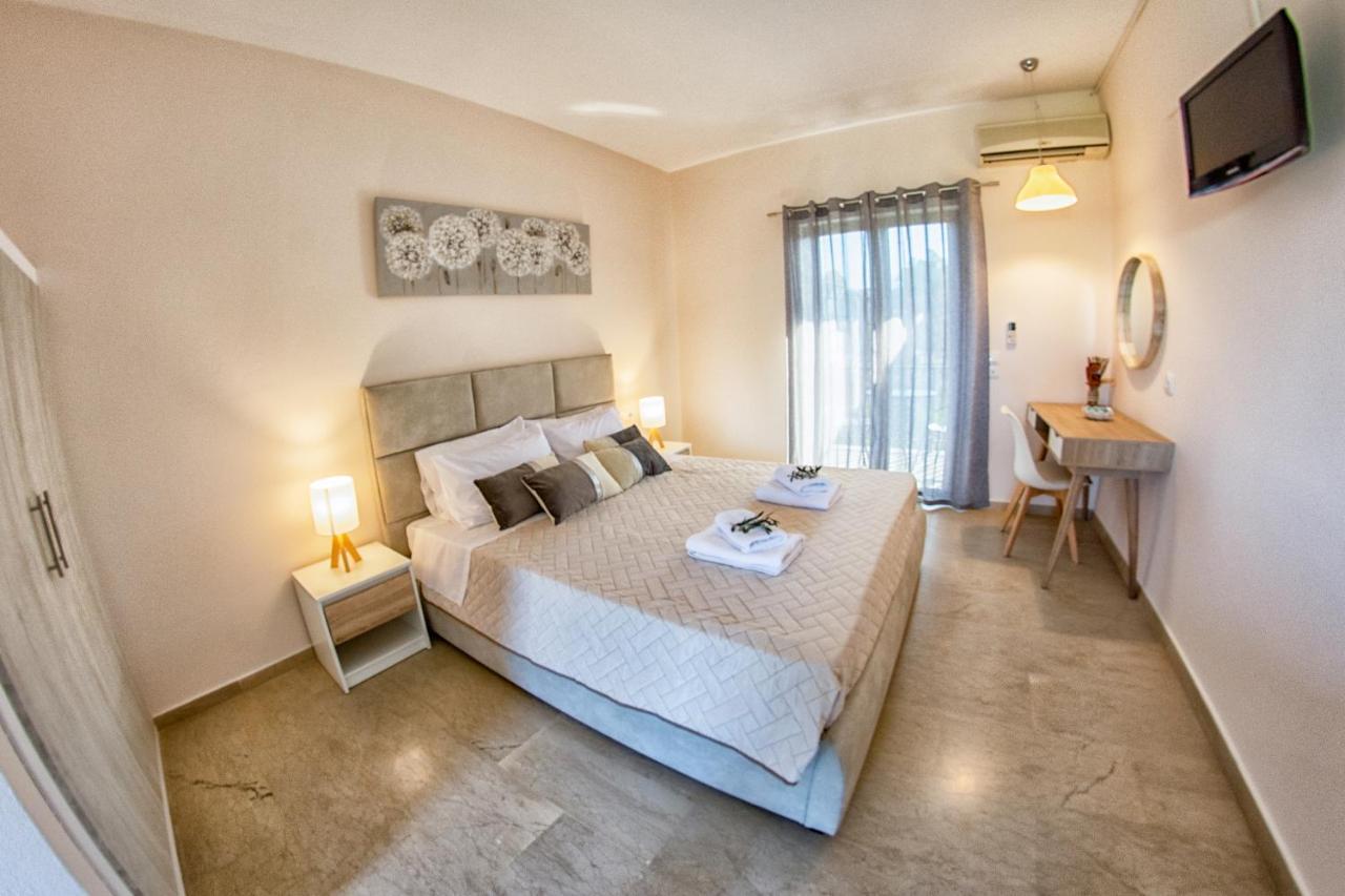 Costas Apartments Mesongi Bagian luar foto