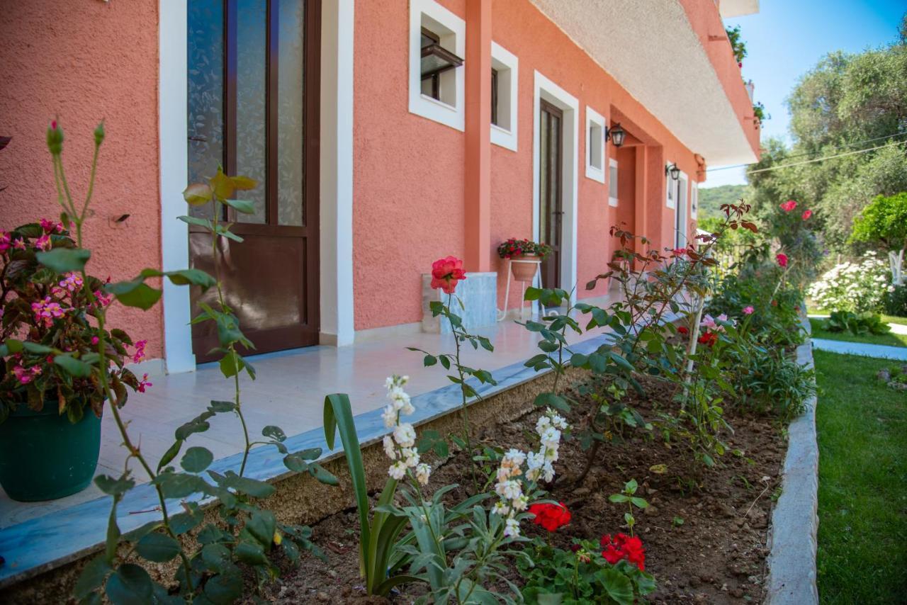 Costas Apartments Mesongi Bagian luar foto