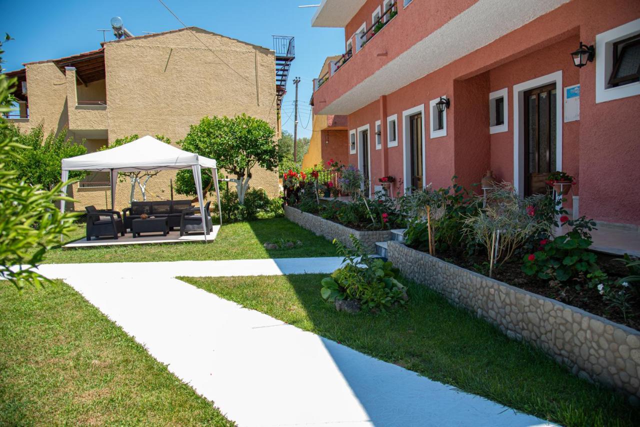 Costas Apartments Mesongi Bagian luar foto
